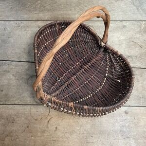 Primitive‎ Heart Shaped Buttocks Basket Woven Wicker Rustic Farmhouse Decor